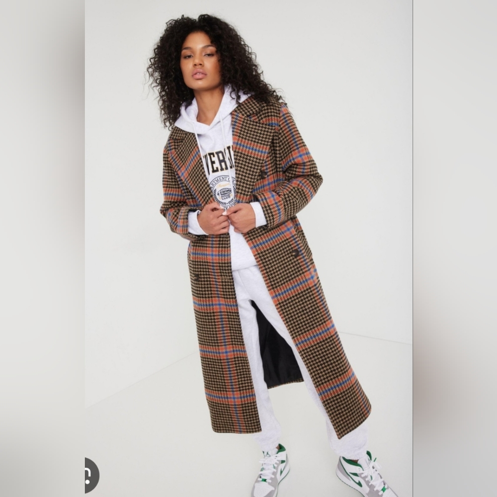Coat - Picture 2 of 3